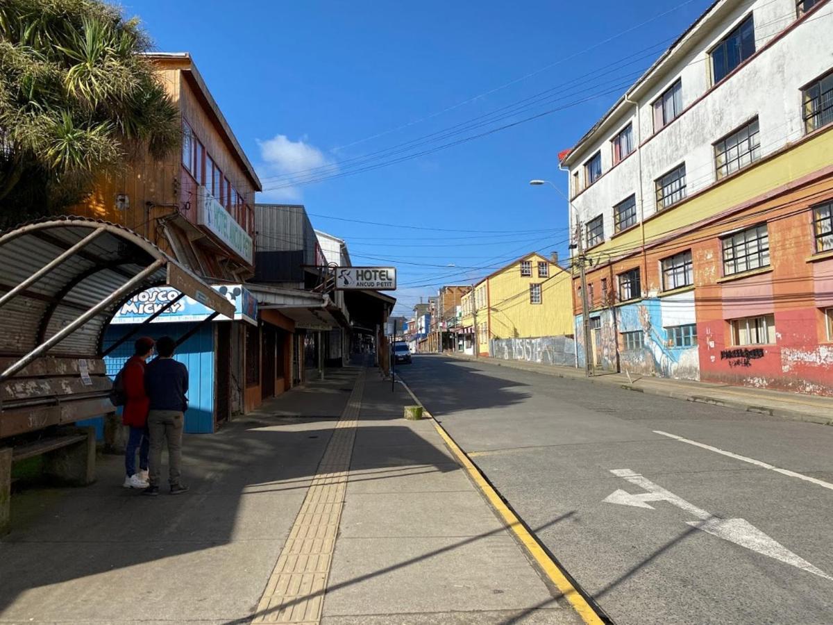 Ancud Petit Hostal Bagian luar foto