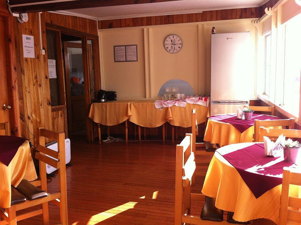 Ancud Petit Hostal Bagian luar foto